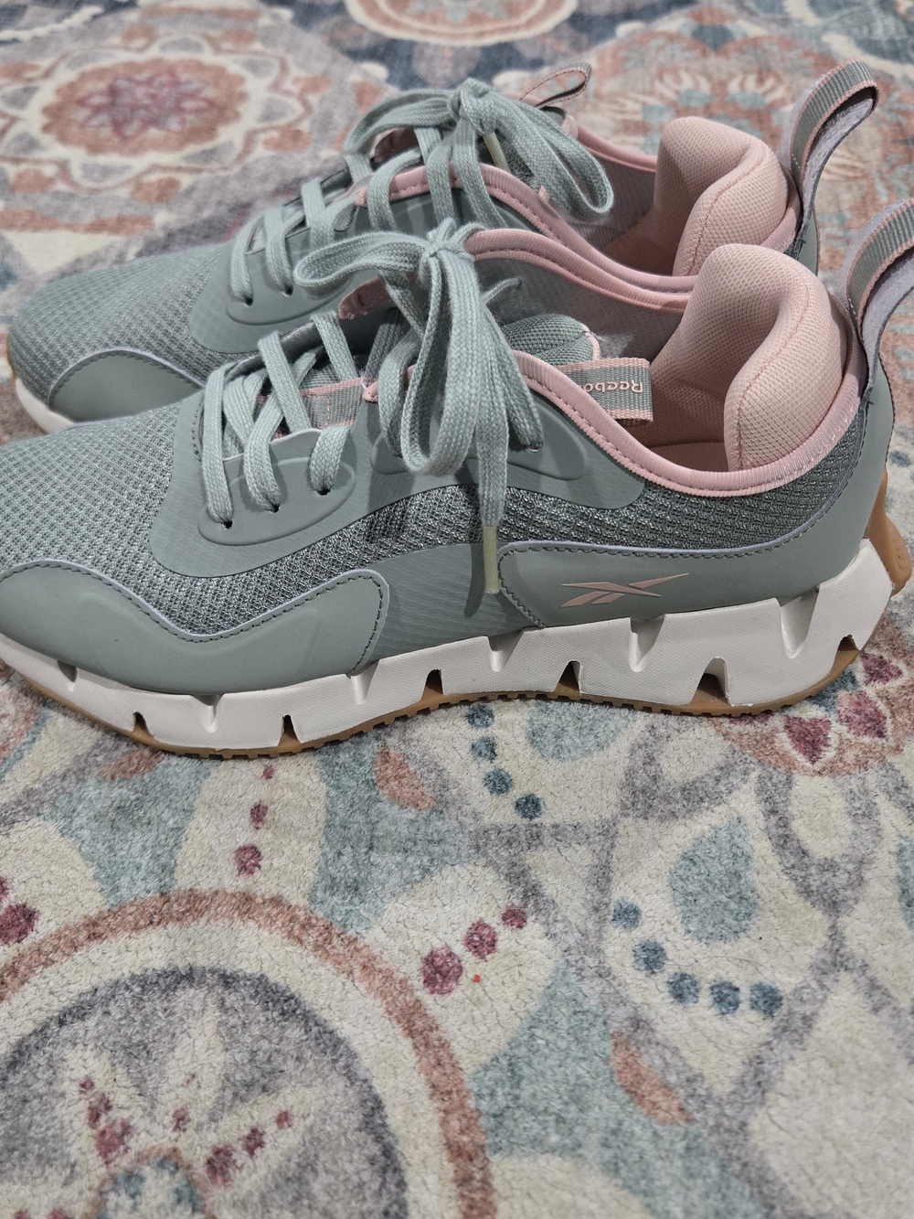Reebok Women's 8 Zig Dynamica Athletic Sneakers - Picture 4 of 7